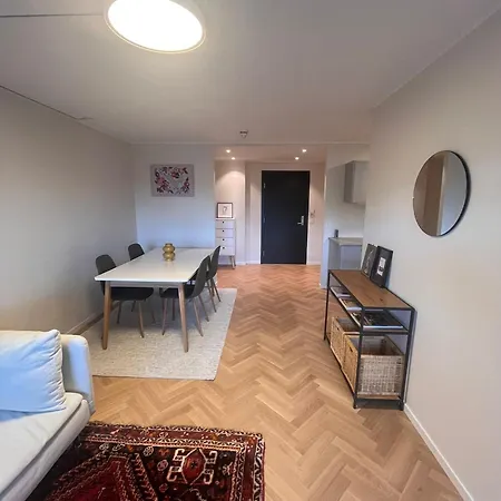 Pen I Et Koselig Nabolag شقة *